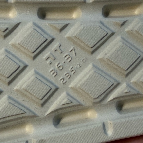 Beige Bear Slides Women’s Sandals Cute Kawaii Cozy Slippers Size - Picture 7 of 8